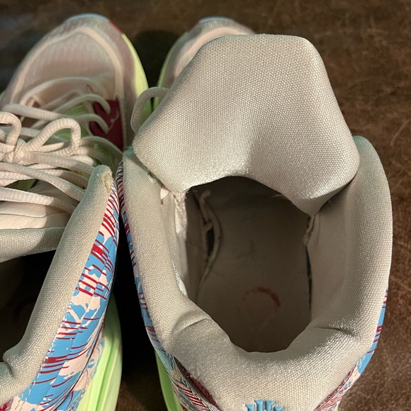 Nike 1 World 1 People Tennis Shoes CZO204-600 Men's 11.5 Preowned w/ Good Tread - Picture 7 of 7